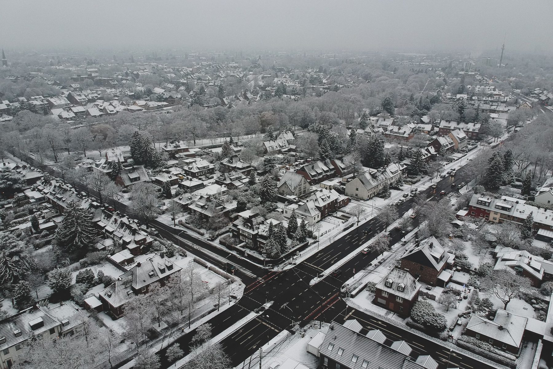 IT Beratung Krefeld bei CEx: Luftbild eines Wohnviertels in Krefeld im Winter
